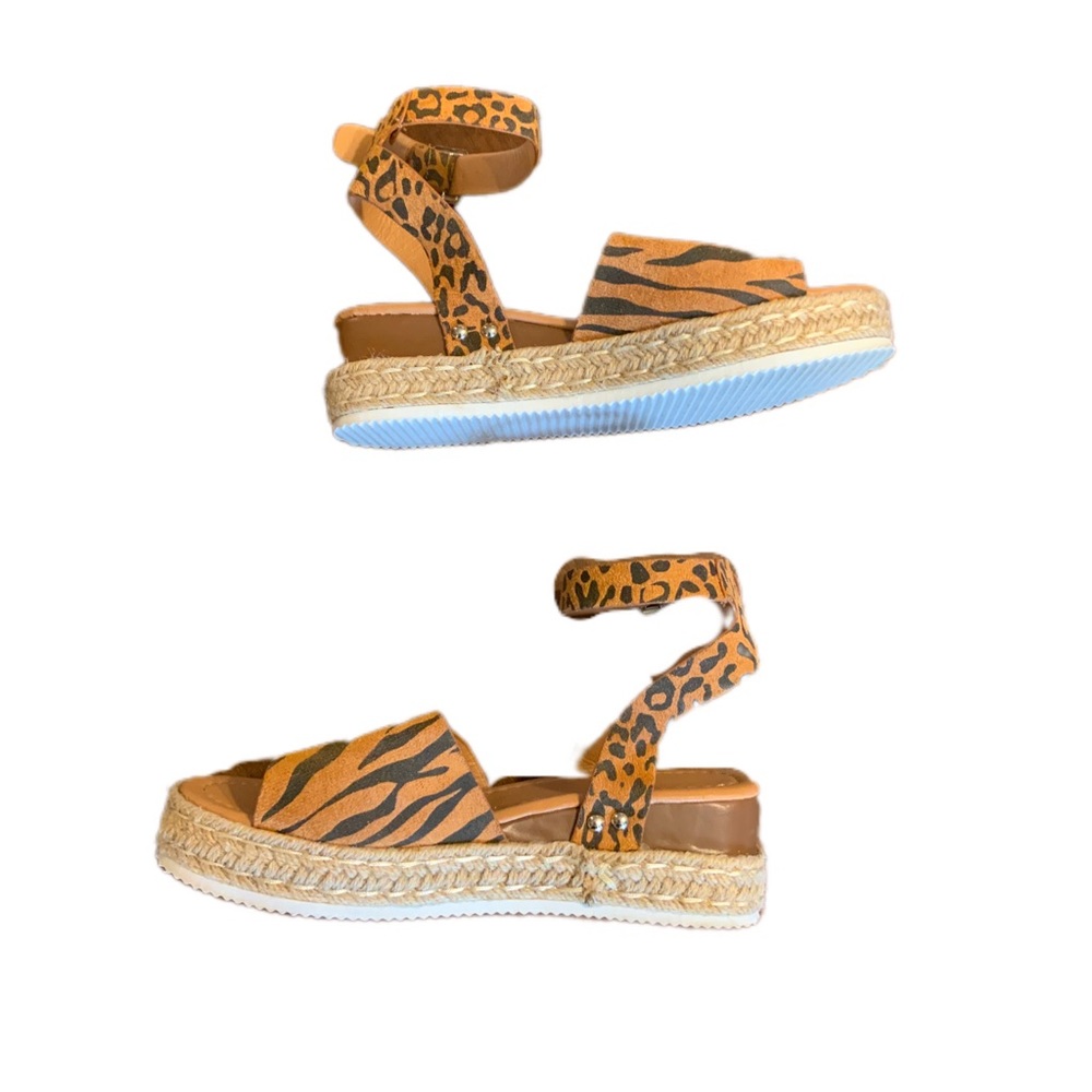 Really cool platform zebra and cheetah print ankle strap sandals size 9